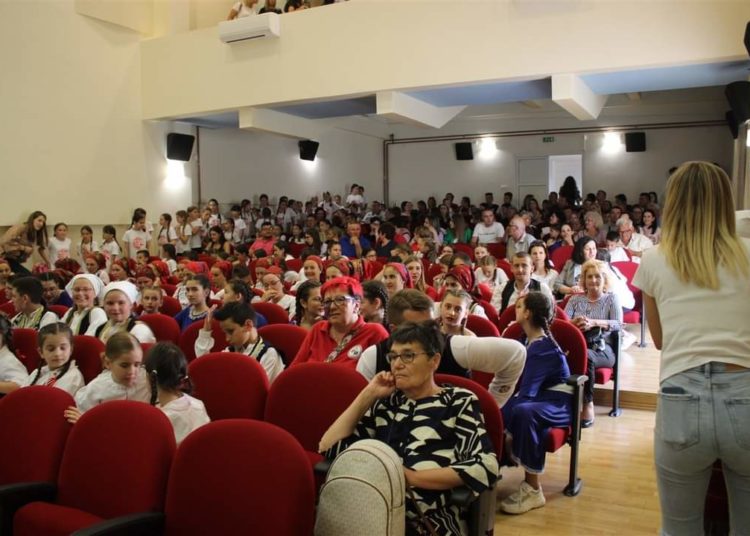 U Posušju održana Dječja smotra folklora „Na Petrovu ognjištu“