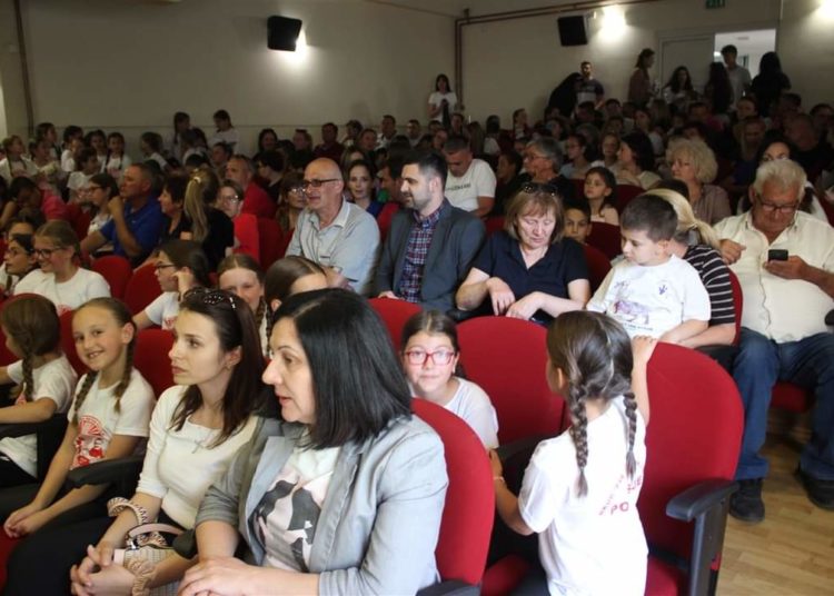 U Posušju održana Dječja smotra folklora „Na Petrovu ognjištu“