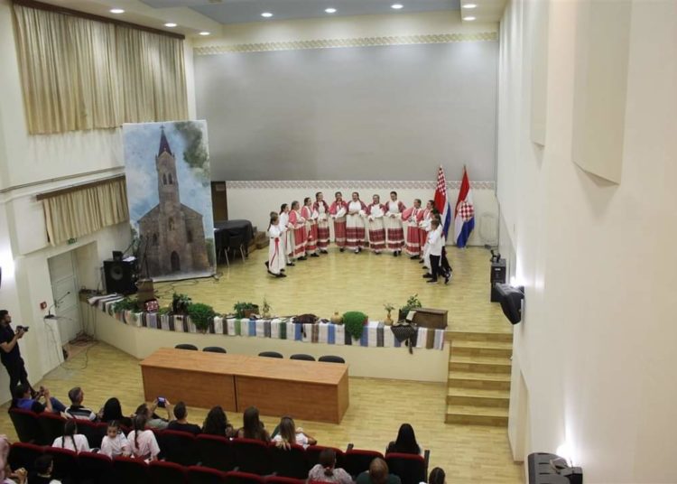 U Posušju održana Dječja smotra folklora „Na Petrovu ognjištu“