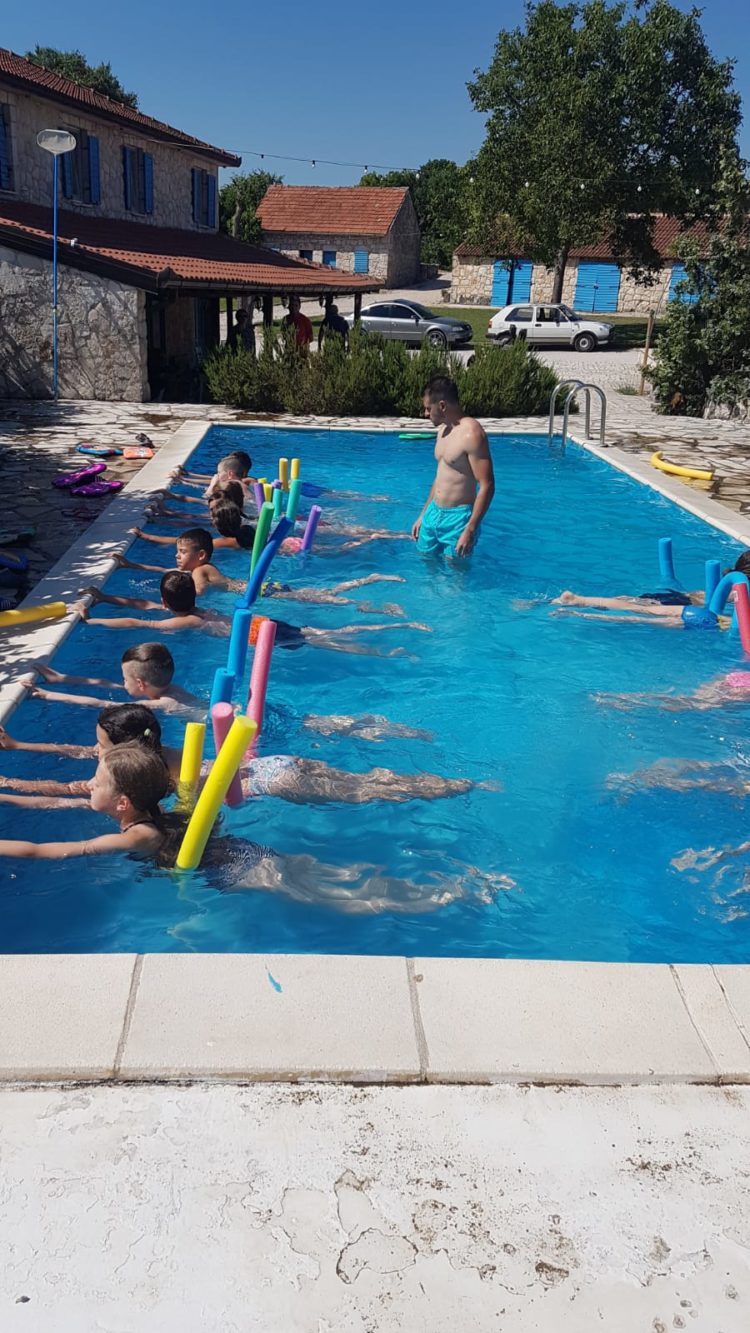 Peta godina škole plivanja Aquaman