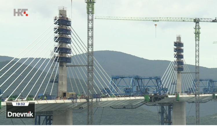 Posljednji dijelovi konstrukcije Pelješkog mosta stižu danas, most sve vidljiviji