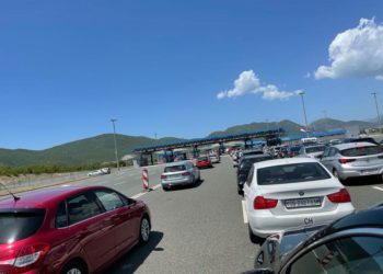 Vozači čekaju u kilometarskim kolonama na izlaz iz BiH, većina ih bila u Međugorju