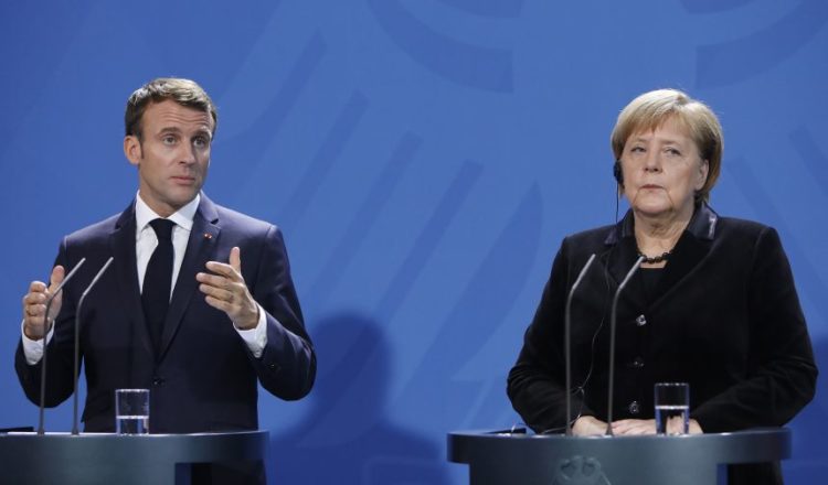 Merkel i Macron za koordiniran pristup članica EU u otvaranju granica