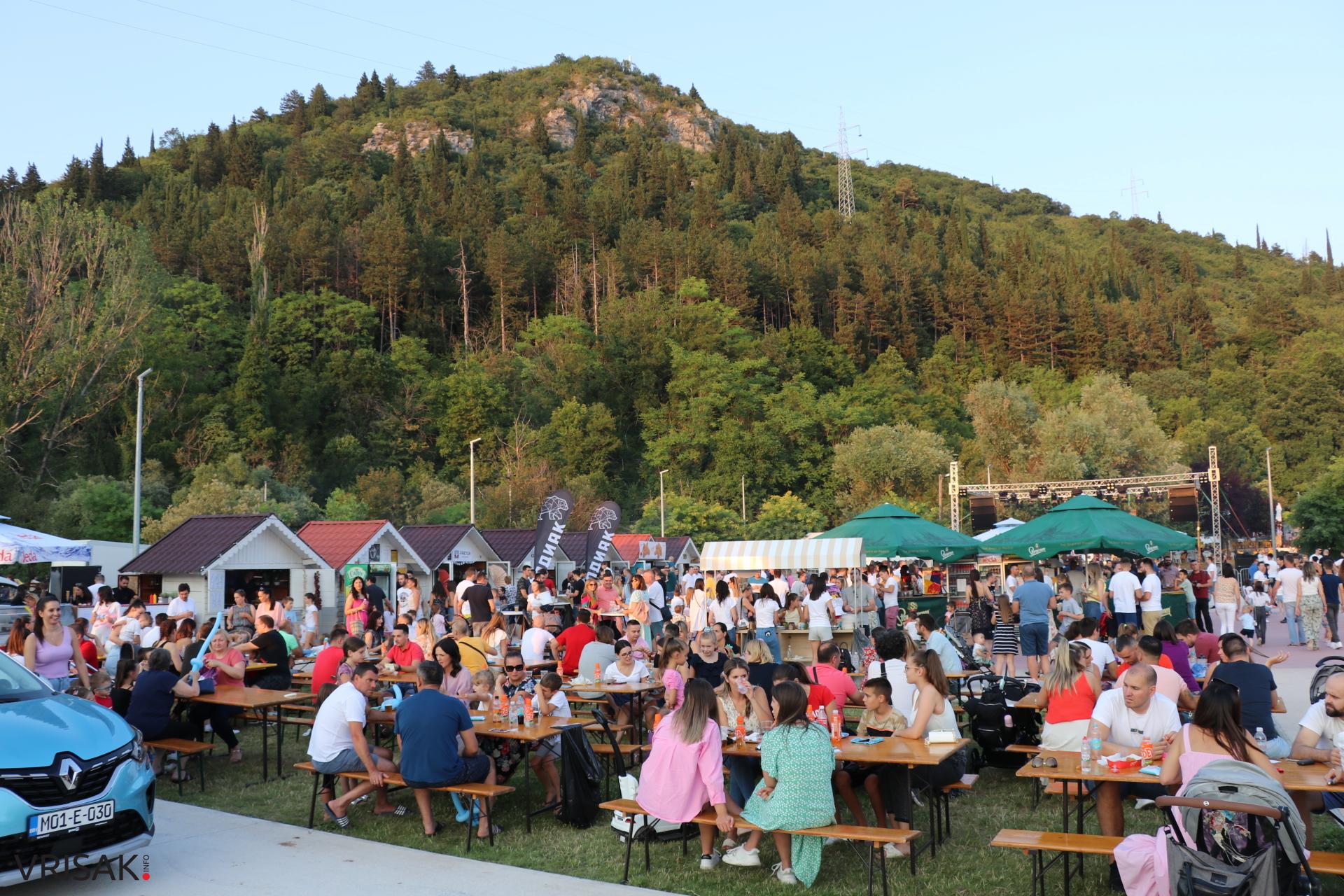 Otvoreno drugo izdanje Street Food Festa u Širokom Brijegu (FOTO)