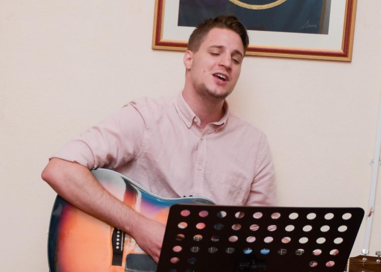 Predstavljanje prve knjige i prve samostalne izložbe umjetničkih slika autorice Snježane Lovrić