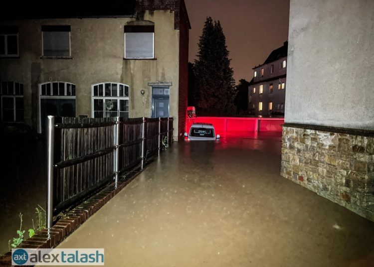 Strašno nevrijeme u Njemačkoj: U poplavama nakon nevremena poginulo najmanje šest osoba, 30 nestalih
