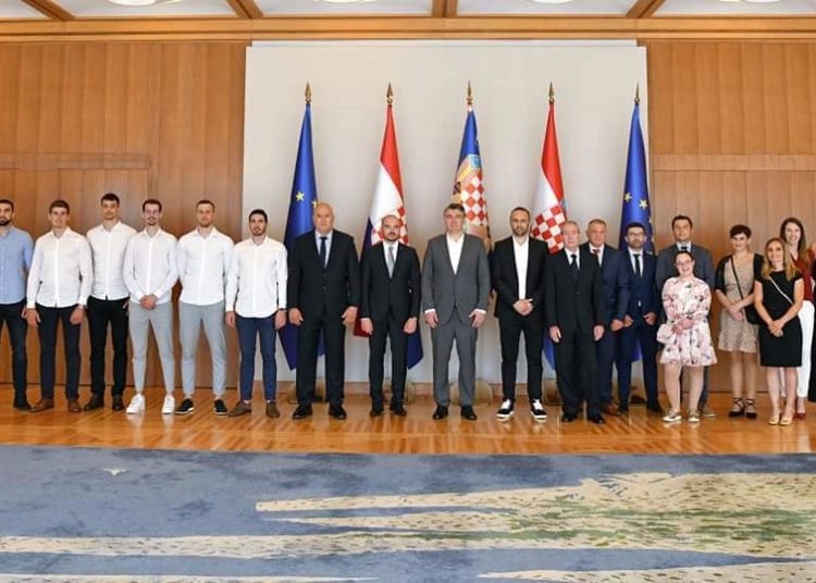 Milanović primio hrvatske karatiste, među njima i braća Kvesić