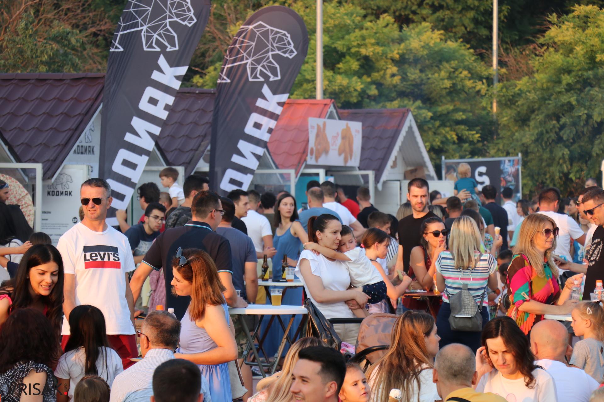 Otvoreno drugo izdanje Street Food Festa u Širokom Brijegu (FOTO)