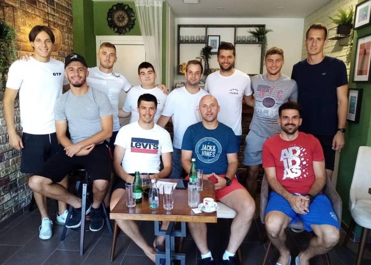 Igrači i stručni stožer NK Široki Brijeg posjetili Kutak sreće – kafić u kojem rade osobe s invaliditetom