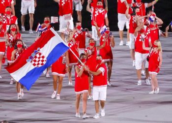 Otvorene Olimpijske igre: Sandra Perković i Josip Glasnović ponosno nosili hrvatsku zastavu