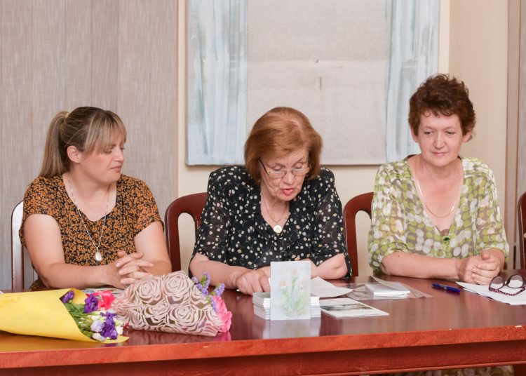 Predstavljanje prve knjige i prve samostalne izložbe umjetničkih slika autorice Snježane Lovrić