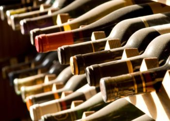 Pronađene stotine boca vrijednih vina tijekom obnove grčke kraljevske palače