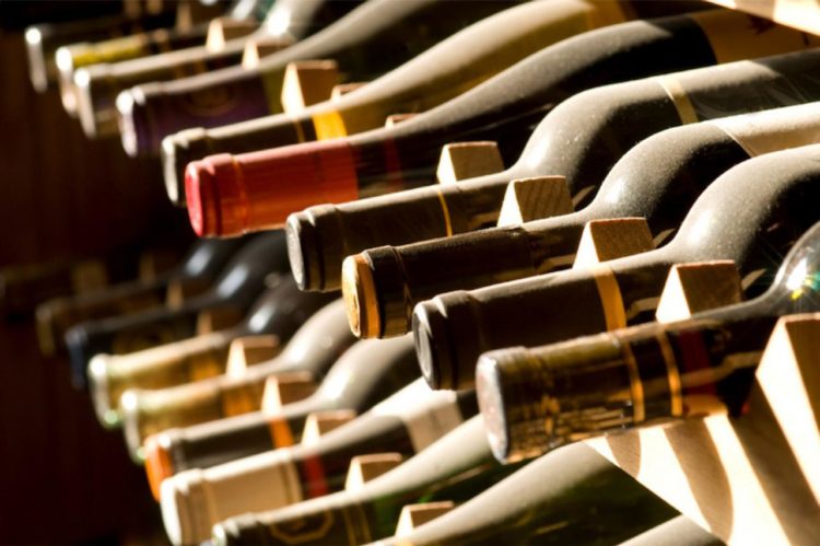 Pronađene stotine boca vrijednih vina tijekom obnove grčke kraljevske palače