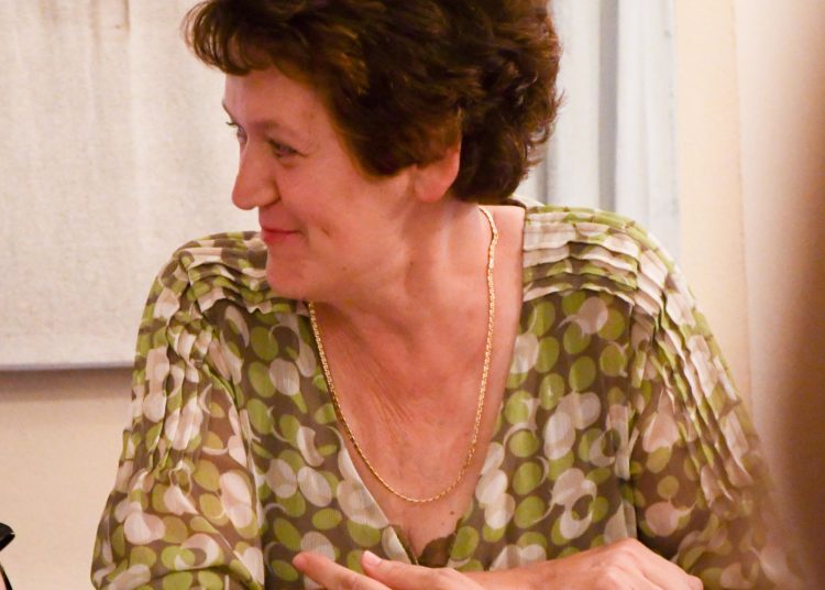 Predstavljanje prve knjige i prve samostalne izložbe umjetničkih slika autorice Snježane Lovrić