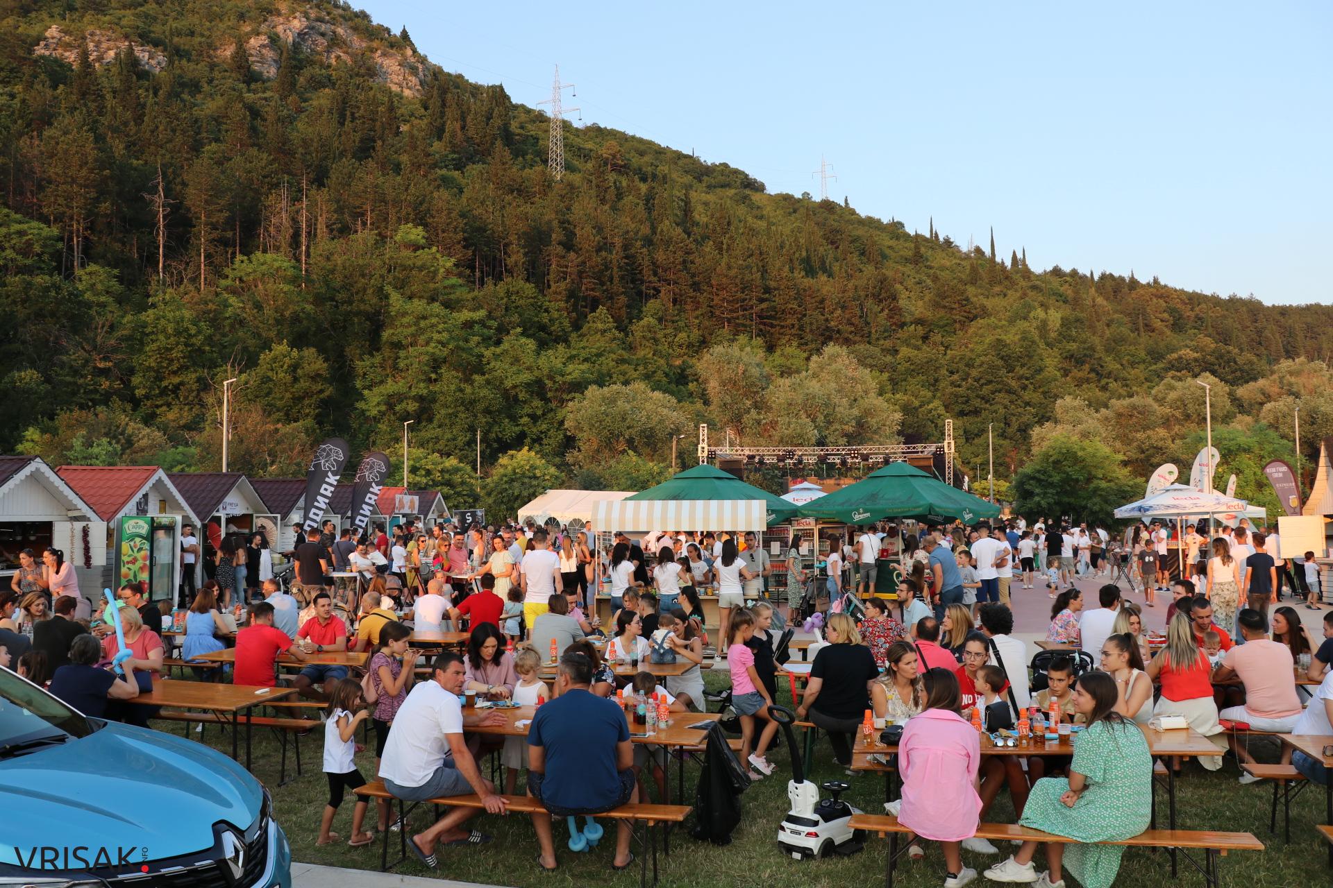 Otvoreno drugo izdanje Street Food Festa u Širokom Brijegu (FOTO)