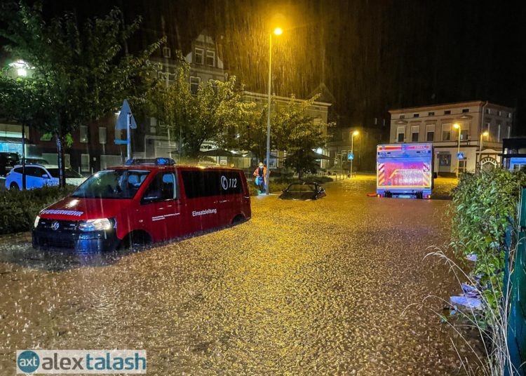 Strašno nevrijeme u Njemačkoj: U poplavama nakon nevremena poginulo najmanje šest osoba, 30 nestalih