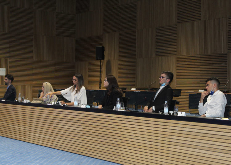 Studenti politologije sa SUM-a razgovarali s premijerom RH Andrejom Plenkovićem