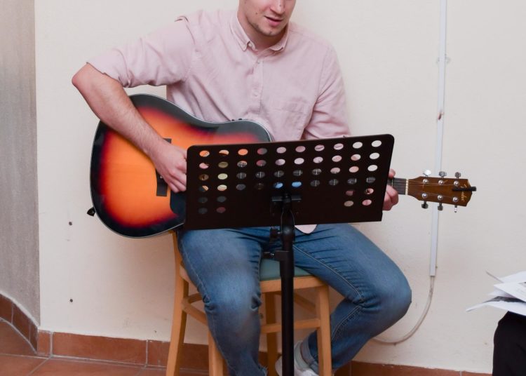 Predstavljanje prve knjige i prve samostalne izložbe umjetničkih slika autorice Snježane Lovrić