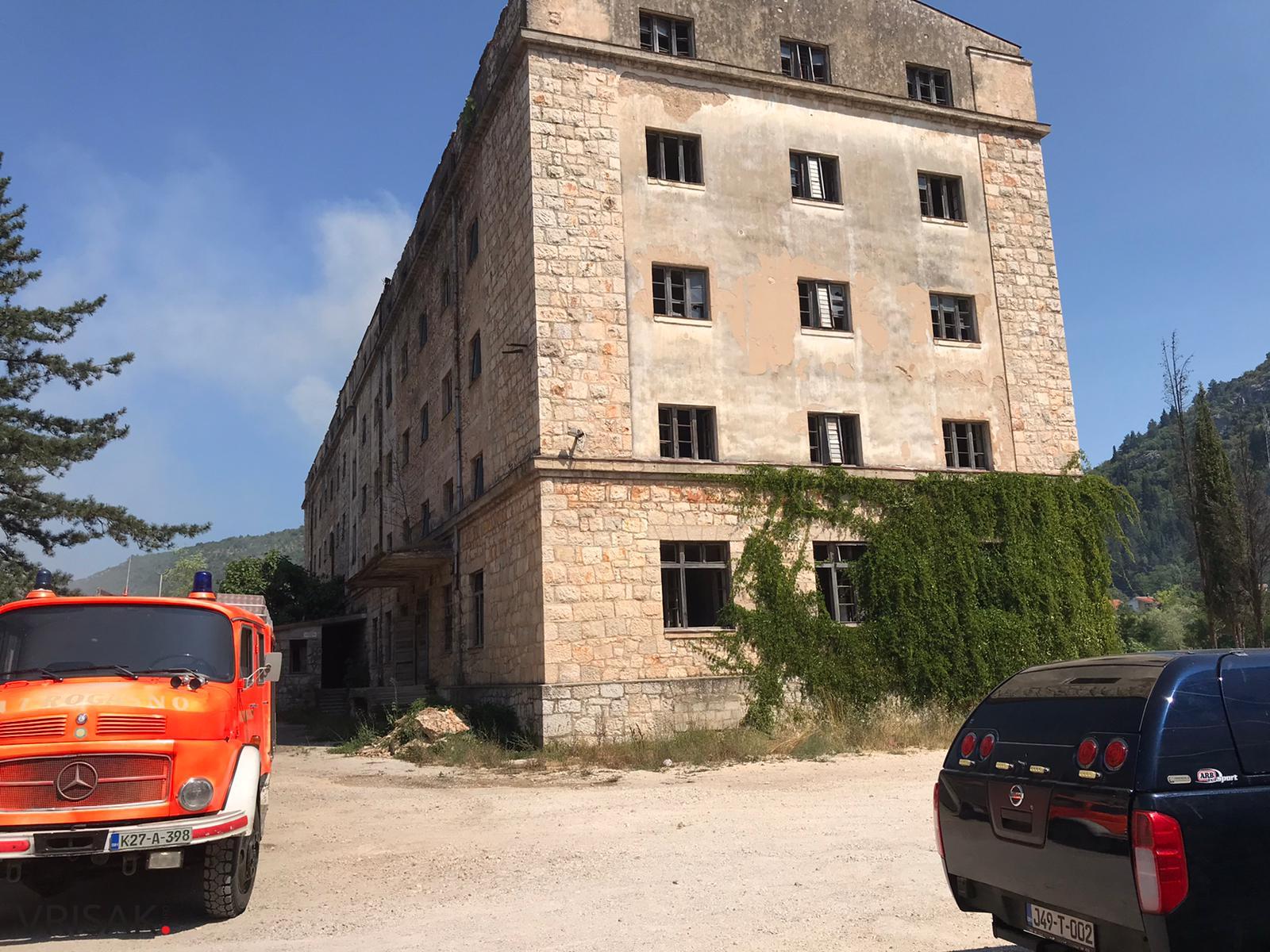 Izbio požar na krovu Duhanske stanice u Širokom Brijegu