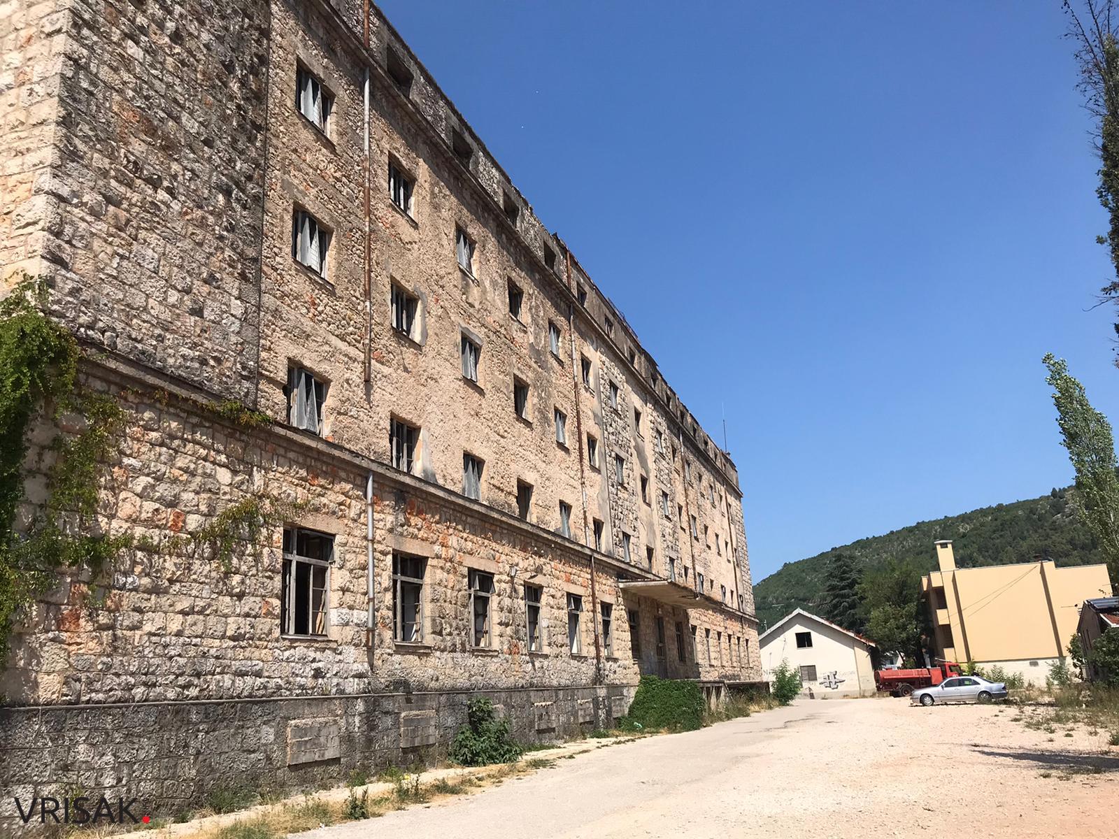 Izbio požar na krovu Duhanske stanice u Širokom Brijegu