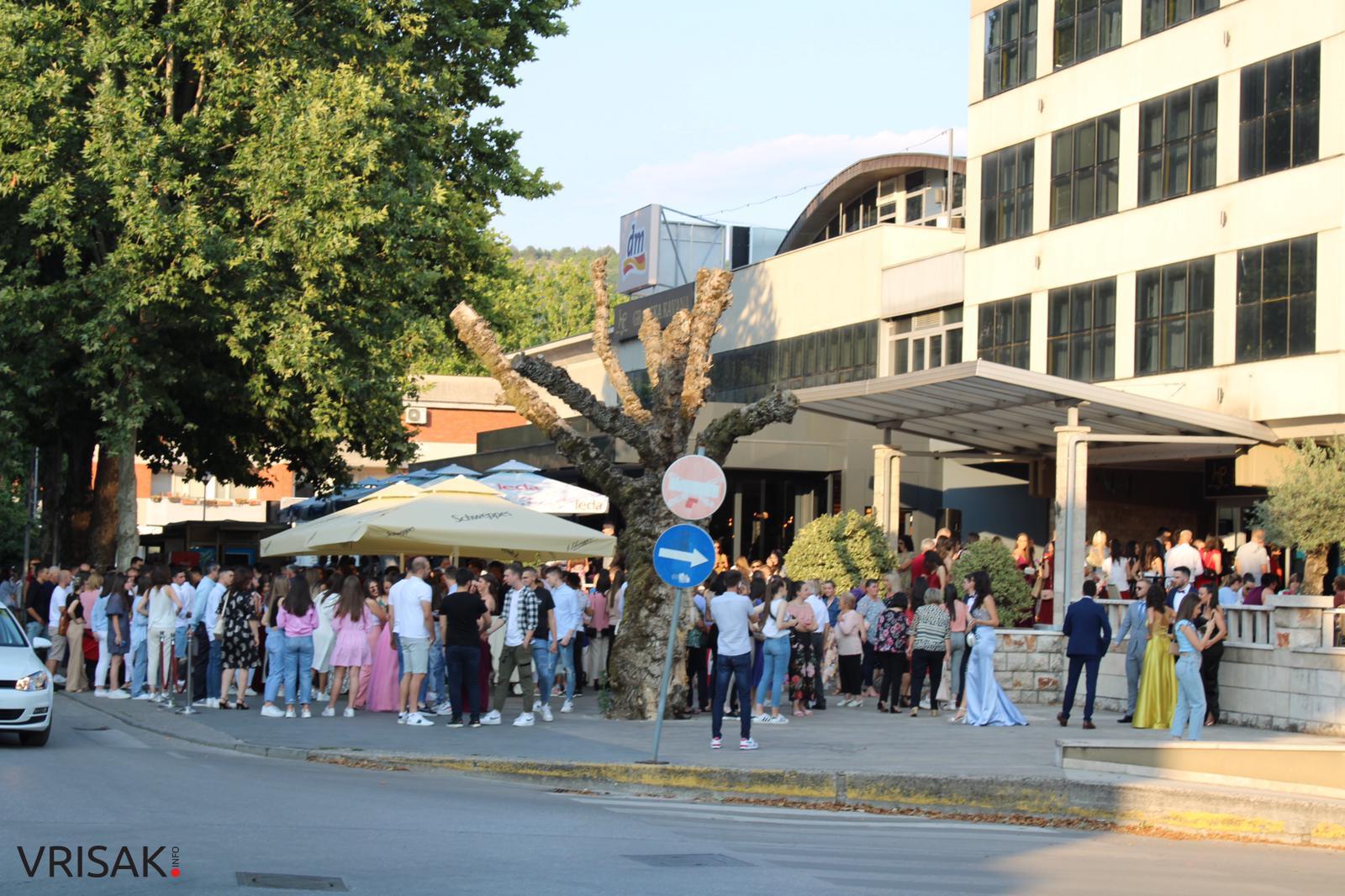 Maturalna zabava širokobrijeških gimnazijalaca (FOTO)