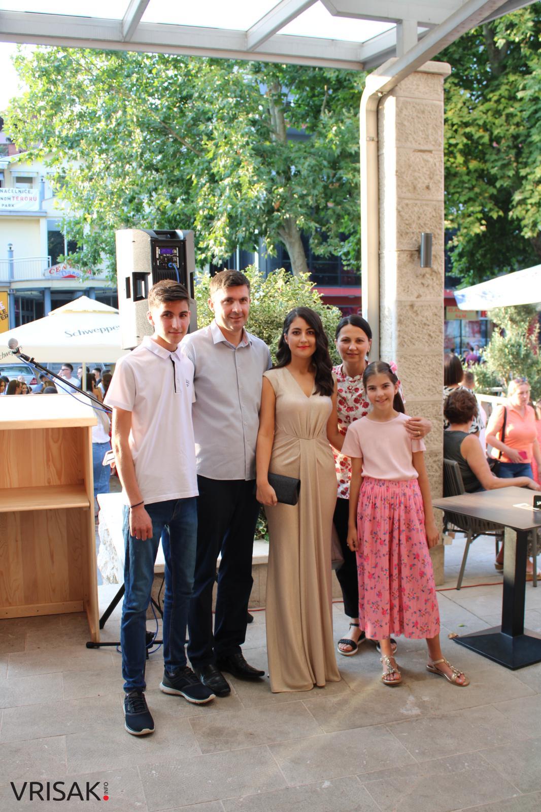 Maturalna zabava širokobrijeških gimnazijalaca (FOTO)