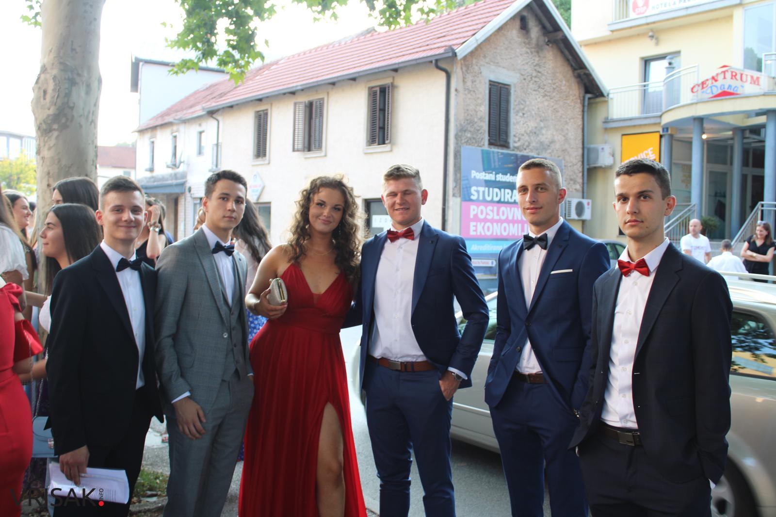 Maturalna zabava širokobrijeških gimnazijalaca (FOTO)