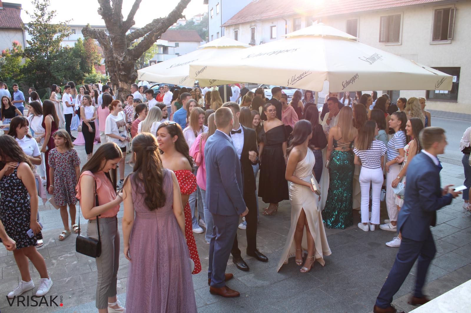 Maturalna zabava širokobrijeških gimnazijalaca (FOTO)