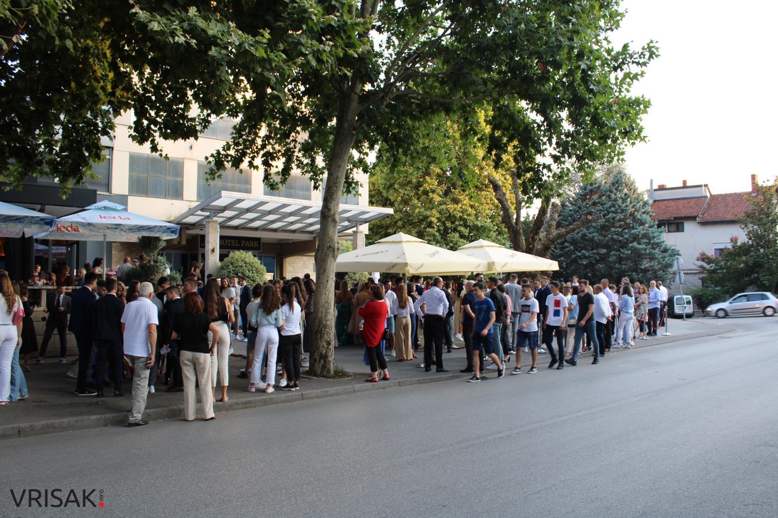 Maturalna zabava širokobrijeških gimnazijalaca (FOTO)