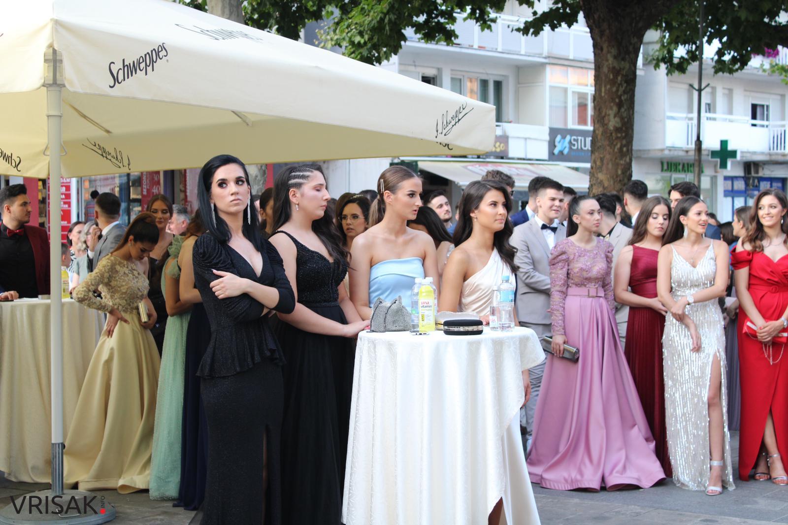 Maturalna zabava širokobrijeških gimnazijalaca (FOTO)