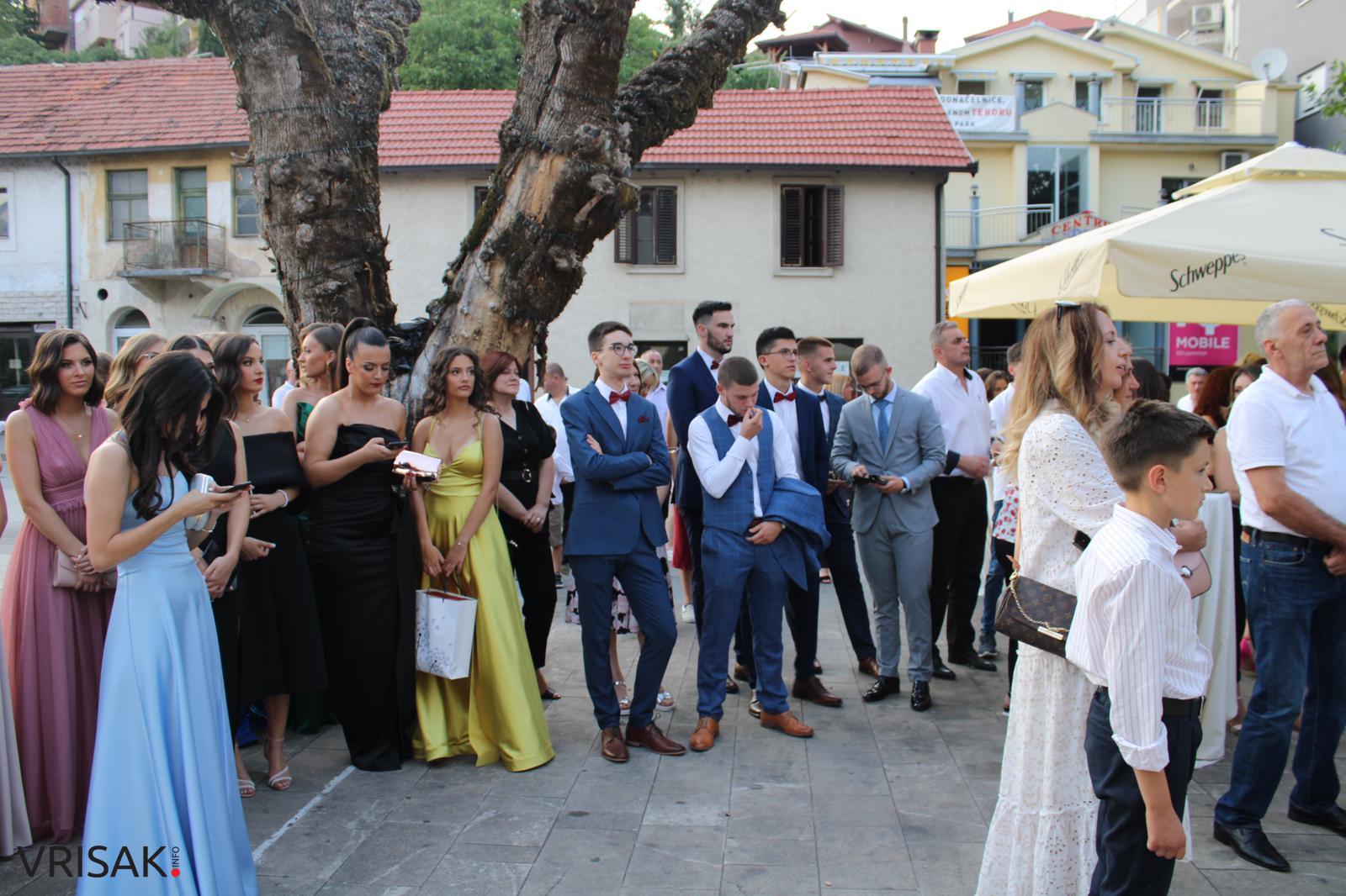 Maturalna zabava širokobrijeških gimnazijalaca (FOTO)