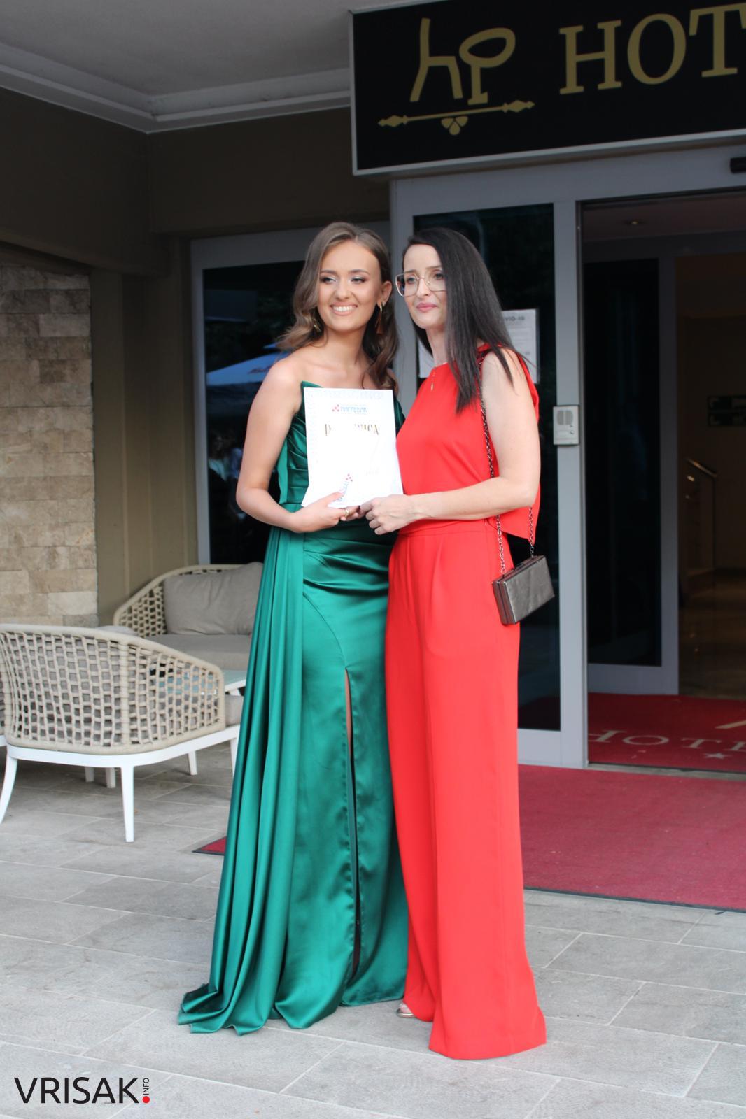 Maturalna zabava širokobrijeških gimnazijalaca (FOTO)