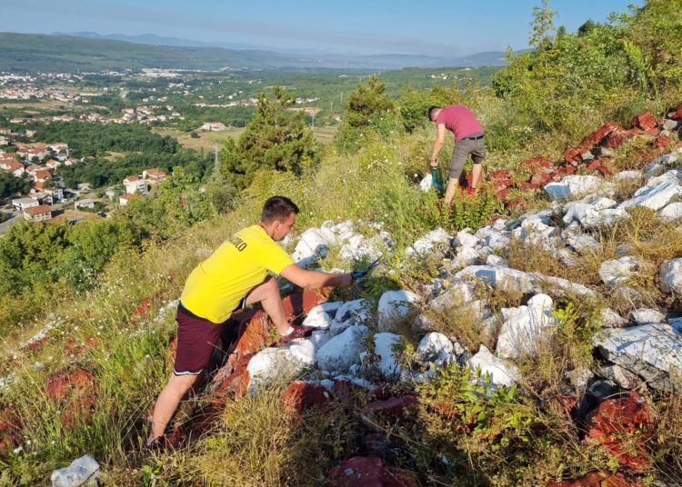Hrvatskom grbu iznad Širokog Brijega vraćen stari sjaj (FOTO)