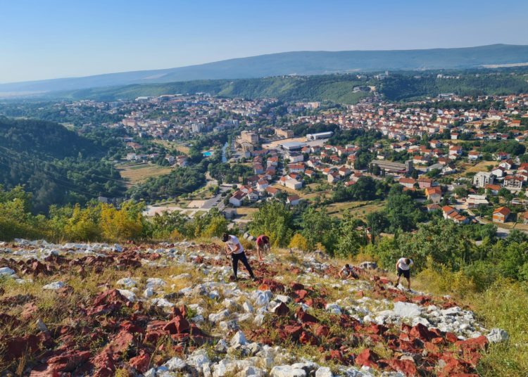 Hrvatskom grbu iznad Širokog Brijega vraćen stari sjaj (FOTO)