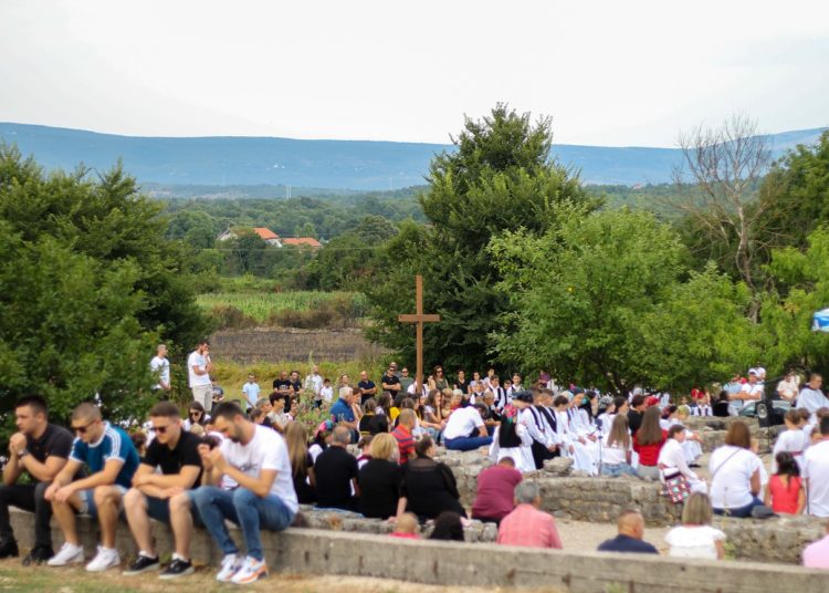 Emocije i dječja radost obilježili 10. manifestaciju “Na temeljima bazilike naše” u Mokrom