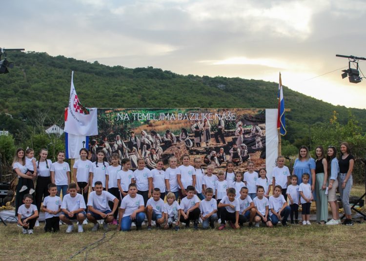 Emocije i dječja radost obilježili 10. manifestaciju “Na temeljima bazilike naše” u Mokrom