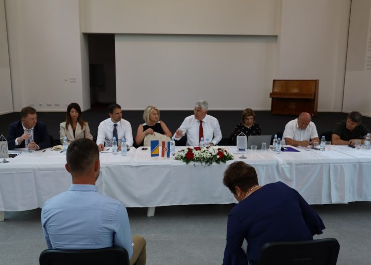 HDZ BiH: Očekujemo od međunarodne zajednice snažnu potporu u rješavanju otvorenih političkih pitanja
