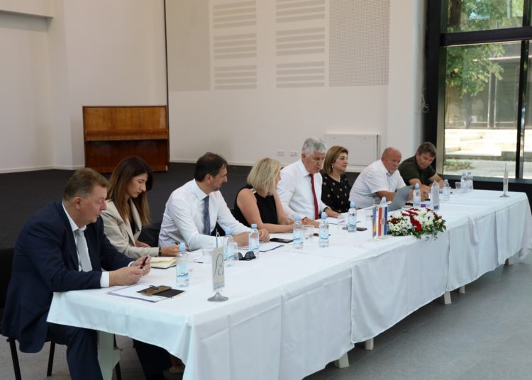 HDZ BiH: Očekujemo od međunarodne zajednice snažnu potporu u rješavanju otvorenih političkih pitanja