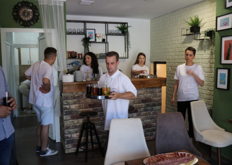 Široki Brijeg: Otvoren Kutak sreće – kafić u kojem će raditi osobe s invaliditetom