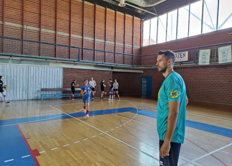 Čapljina: Otvoren odbojkaški kamp, s odbojkašicama radi trener koji je osvojio Ligu prvaka