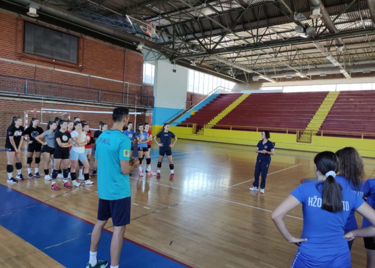 Čapljina: Otvoren odbojkaški kamp, s odbojkašicama radi trener koji je osvojio Ligu prvaka