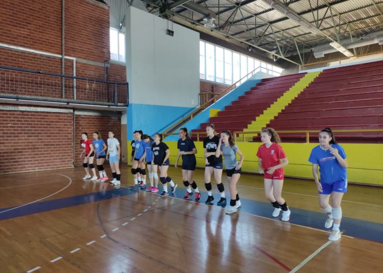 Čapljina: Otvoren odbojkaški kamp, s odbojkašicama radi trener koji je osvojio Ligu prvaka