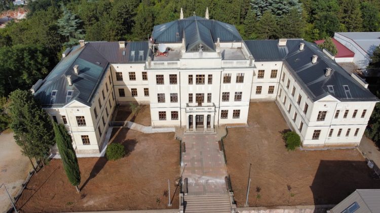 Počelo uređenje parka širokobriješke Gimnazije