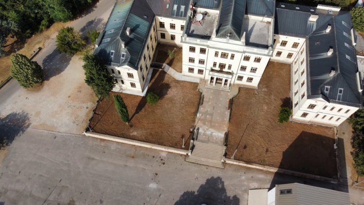 Počelo uređenje parka širokobriješke Gimnazije