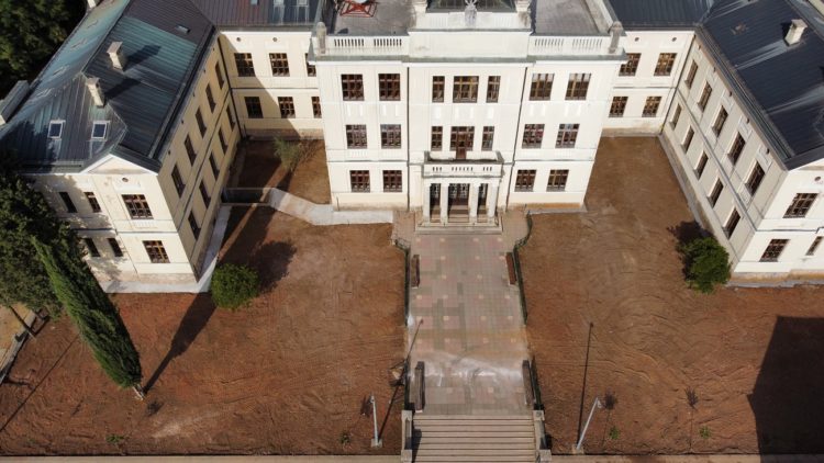 Počelo uređenje parka širokobriješke Gimnazije