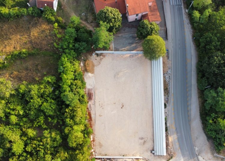 Široki Brijeg: U Mokrom realiziran projekt rasvjete, uskoro asfaltiranje školskog igrališta