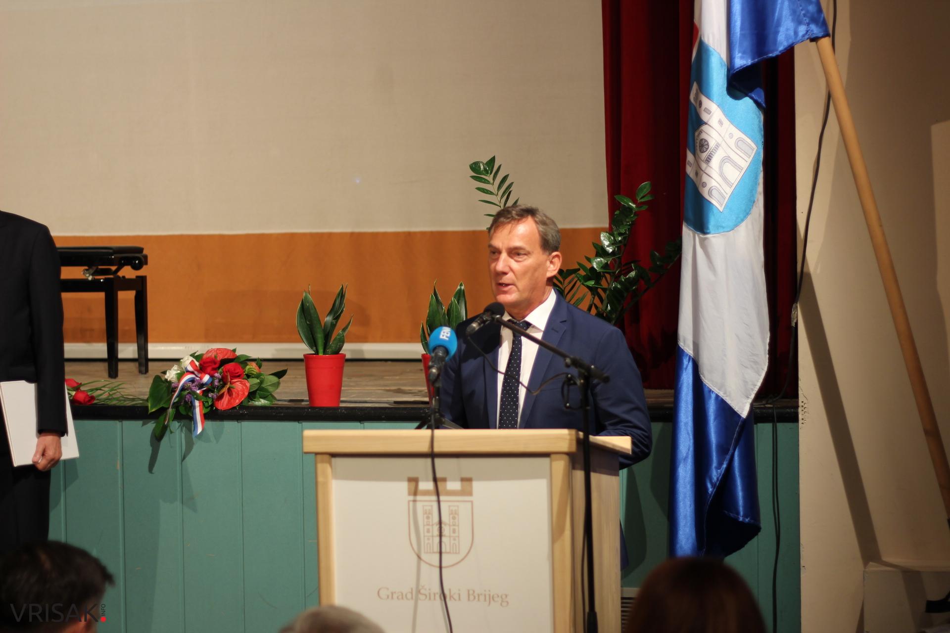 Široki Brijeg: Održana svečana sjednica Gradskog vijeća; dobitnicima uručena javna priznanja
