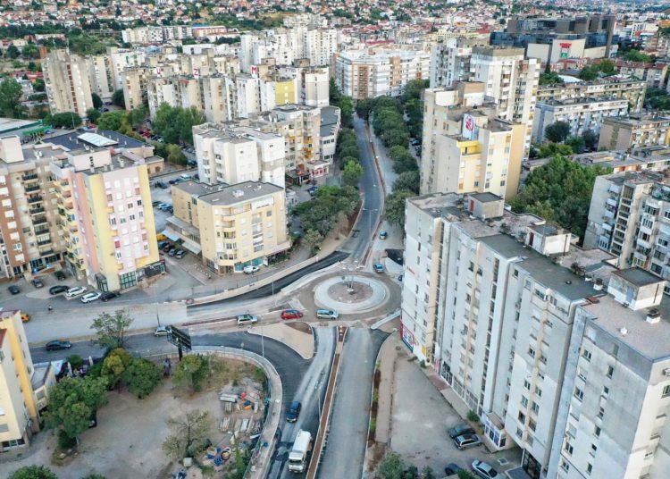 Asfaltira se novi kružni tok u Mostaru