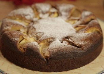 Aromatično kolač s jabukama