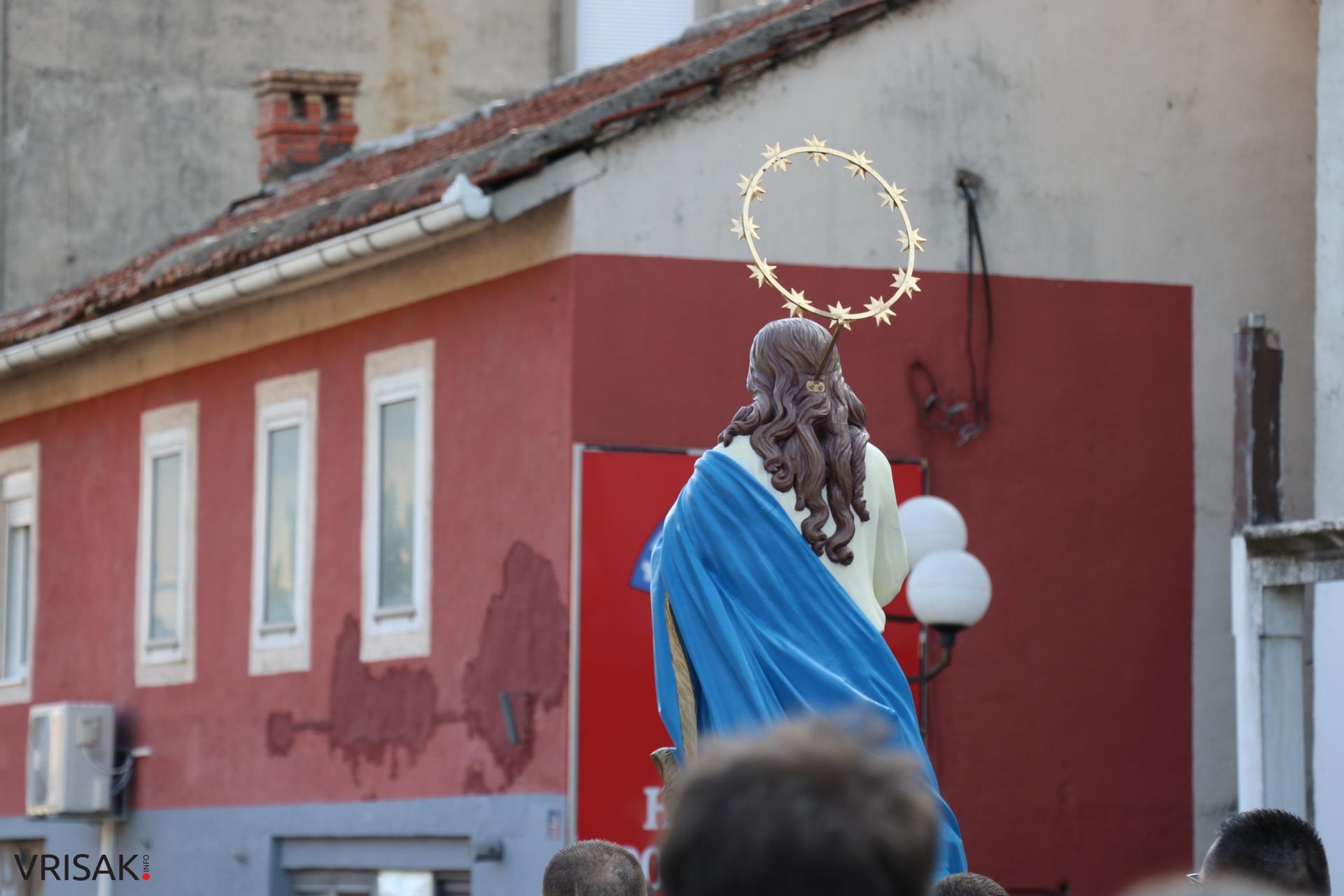 Procesija ulicama Širokog Brijega uoči blagdana Velike Gospe